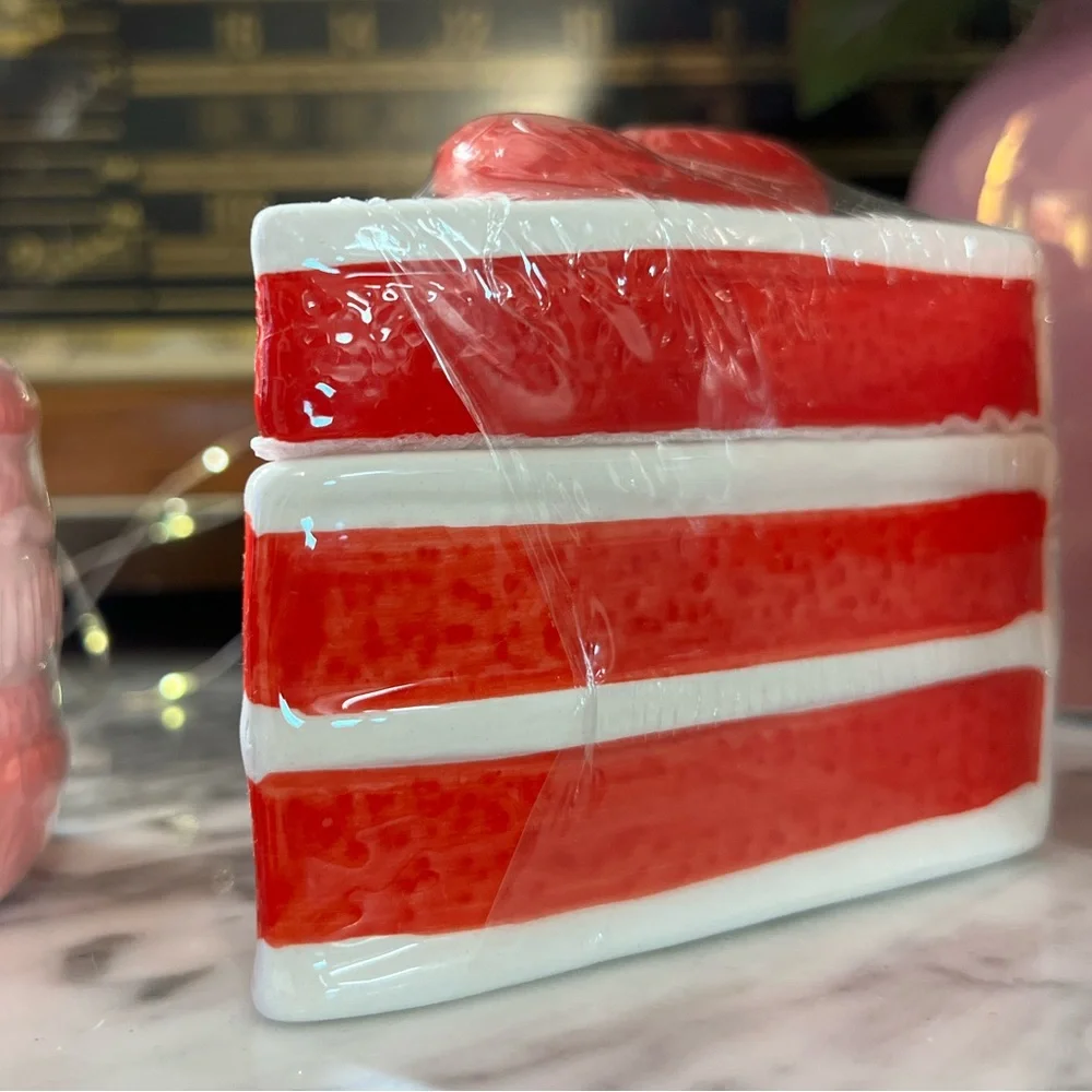 ✨NEW🩷Target Bullseye Playground 2024 Valentines Day Trinket Dessert Set🍰